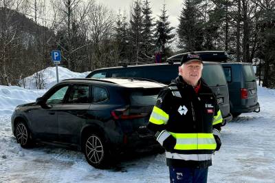 width=device-width, initial-scale=1