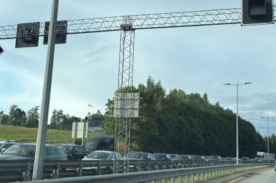E18: Lange køer ved Lier etter påkjørsel