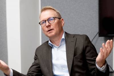 Konsulenttopp: Det offentlige gir signal om at nyutdannede teknologer «ikke er verdt noe»