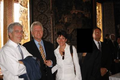 Forskere: Fire grunner til at maktpersoner ble med i Epsteins nettverk