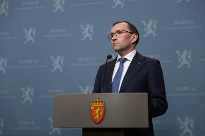 Nekter å svare om Mona Juuls sikkerhets­klarering