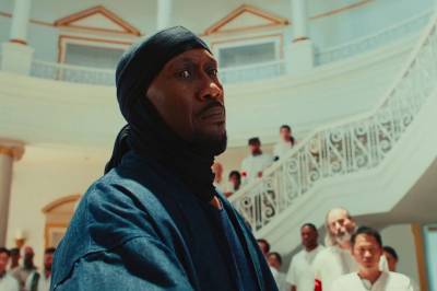 Mahershala Ali viser frem sine sverdferdigheter à la « Blade i «Your Mother «Your Mother «Your Mother