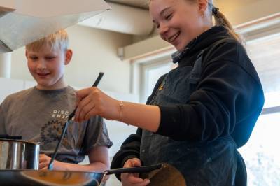 Foreldre betaler for råvarene i skolen: – Ellers blir mat og helse mer teoretisk