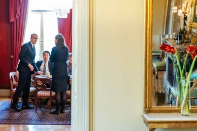 Støre med utstrakt hånd til Israel – får kald skulder tilbake