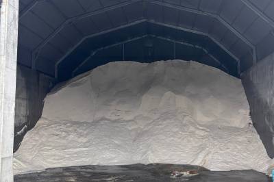 Veisjefen tok sjekkrunde: Har tonnevis i beredskap