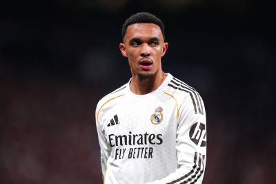 Alexander-Arnold straffet av treneren