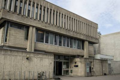 Fastlege frifunnet for bedrageri
