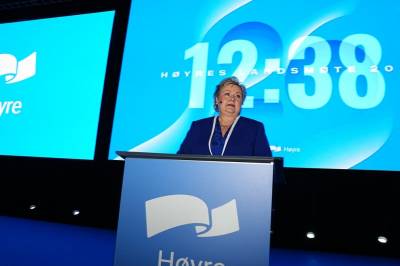Se direkte: Erna Solberg holder sin siste tale som Høyre-leder