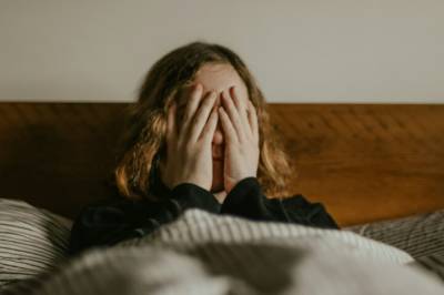 Mange overser dette symptomet på vinterdepresjon: - Vi har en effektiv behandling