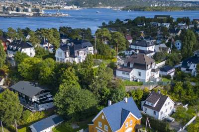 Arving selger alt: Rømmer til Sveits