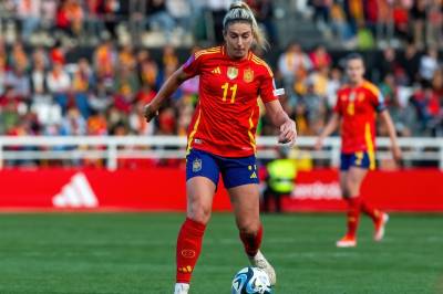 Alexia Putellas sender en betryggende melding: Hun befinner seg i Caracas i Venezuela for å delta på veldedighetsarrangementer
