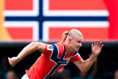 Haaland og Vozinha stemt inn på VMs drømmelag