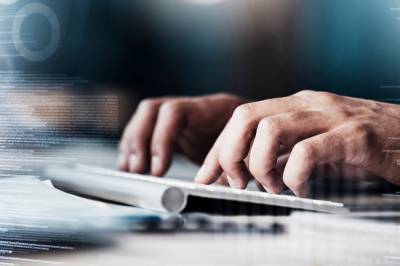 Når KI kan skrive koden – hvem definerer utviklerprofesjonen?