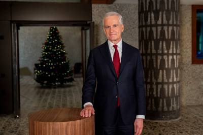 Støre holdt nyttårstalen sin i det nye regjeringskvartalet: – Nå tar vi Høyblokka tilbake