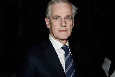 Støre: Epstein-saken viser hvordan rike mennesker kan kjøpe seg politisk makt