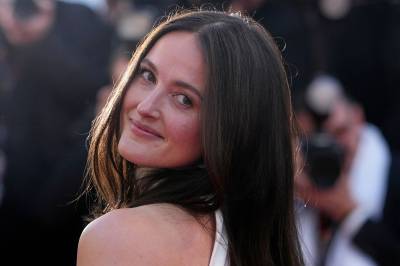 Renate Reinsve på kjendistung rød løper i Cannes