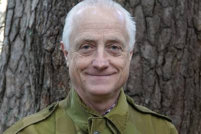 Det er på tide at det norske folk står opp mot reinjegerne. Jakt på villrein bør forbys.