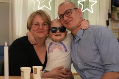 Kine (6) har leukemi – hele familien feirer jul på sykehus