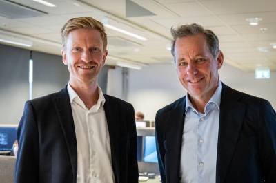 Har stått imot i 22 år – men nå selger Jarand Rystad og de ansatte seg ned