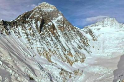 Sherpa funnet i live på Mount Everest etter seks dager