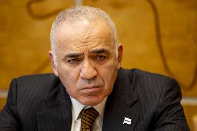 Sjakklegende Garry Kasparov advart om at han er i livsfare