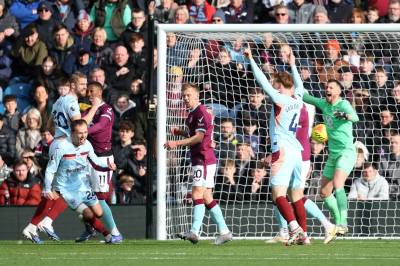 Ajers Brentford nær kjempekollaps – slo Burnley i overtidsdrama