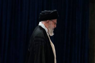 Trump sier Irans ayatolla Ali Khamenei er død