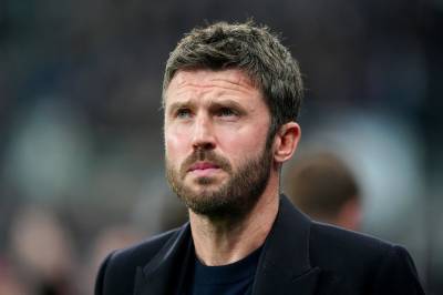 Må ta Carrick-valg: – Nesten perverst