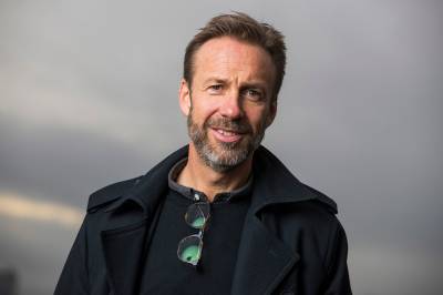 150 millioner på bok: – Jobbet som avisbud