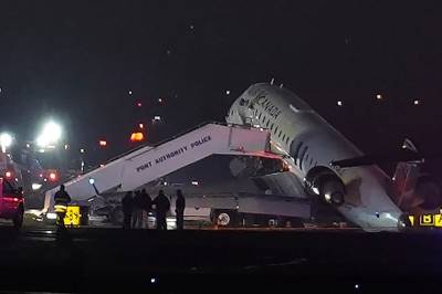 Fly kolliderte med kjøretøy på flyplass i New York