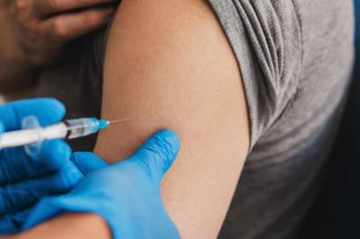 Covid-vaksine kan ha gitt kreft­pasienter lengre liv. – Helt naturlig og forventet, sier norsk forsker