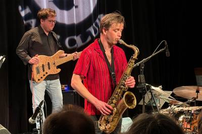 width=device-width, initial-scale=1, viewport-fit=cover