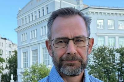 Det smalt 100 meter fra Norges ambassadør: – En dramatisk natt