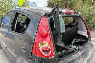 Bilen dukket opp på fredag. Nå er den ramponert