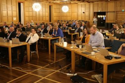 Kan bli færre kommunestyrepresentanter i Ålesund