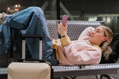 Flyansatte røper genialt reisehack