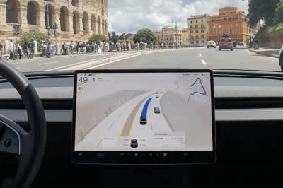 Tesla-selvkjøring kan komme til Europa i februar