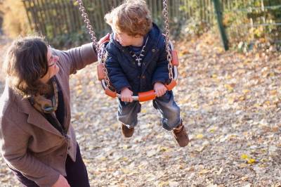Bestemor booster de voksne barnas karriere
