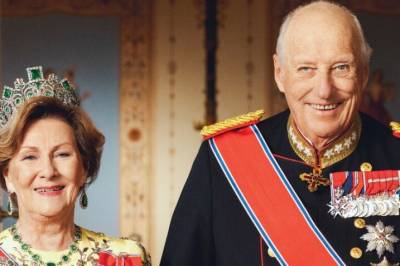 - Takk for at dere holder oss samlet