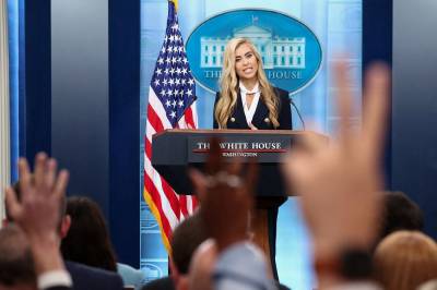 Undersøker om Trumps nye pressesekretær feilaktig har fremstilt seg som advokat