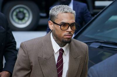 Chris Brown nekter straffskyld i flaskeangrep-sak i London