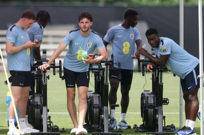 Tre England-stjerner står over trening