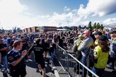 Politiet vurderer straffeforfølgelse etter masseslagsmål