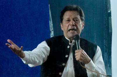 I hvilken idrett var Pakistans tidligere statsminister stjerne?