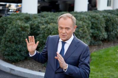 Polens Donald Tusk sier at freden i Ukraina kan komme innen få uker: 
