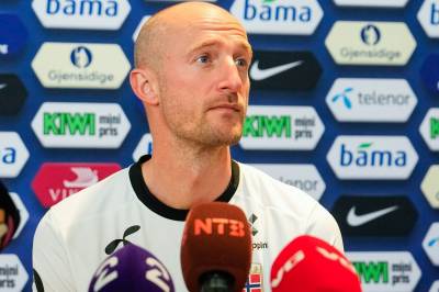 Se: Brede Hangeland og Truls Dæhli møter pressen etter ankomst USA