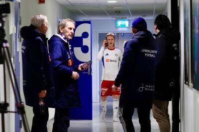 Beskyldninger om fryktkultur, løgn og krenkende bilder i garderoben