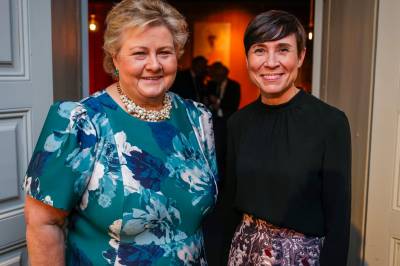Erna Solberg røper biografiplaner: – Det er mange år jeg skal igjennom