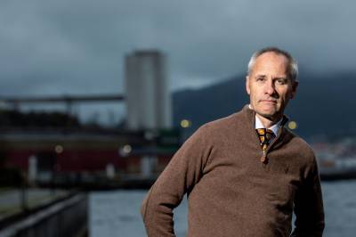 Skatteprofessor om skatteforslag: – Mer skatt til vanlige folk og mindre til rike