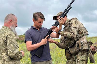 Vil forberede det norske folk på krig